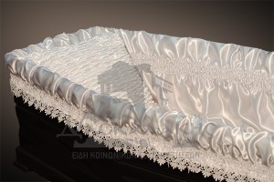 Italian white with lace close